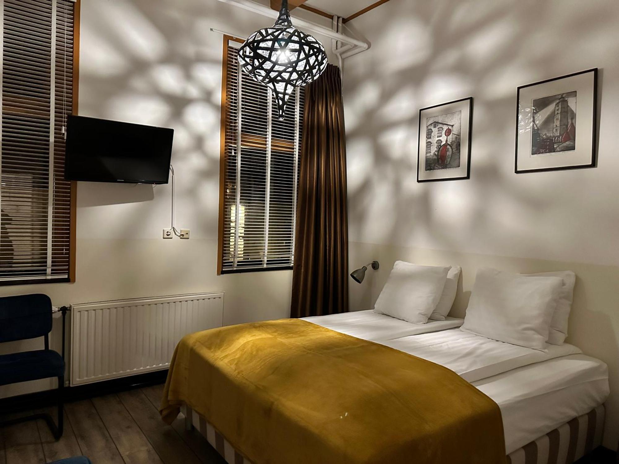 ווסט טרשחלינג Hotel Buren מראה חיצוני תמונה