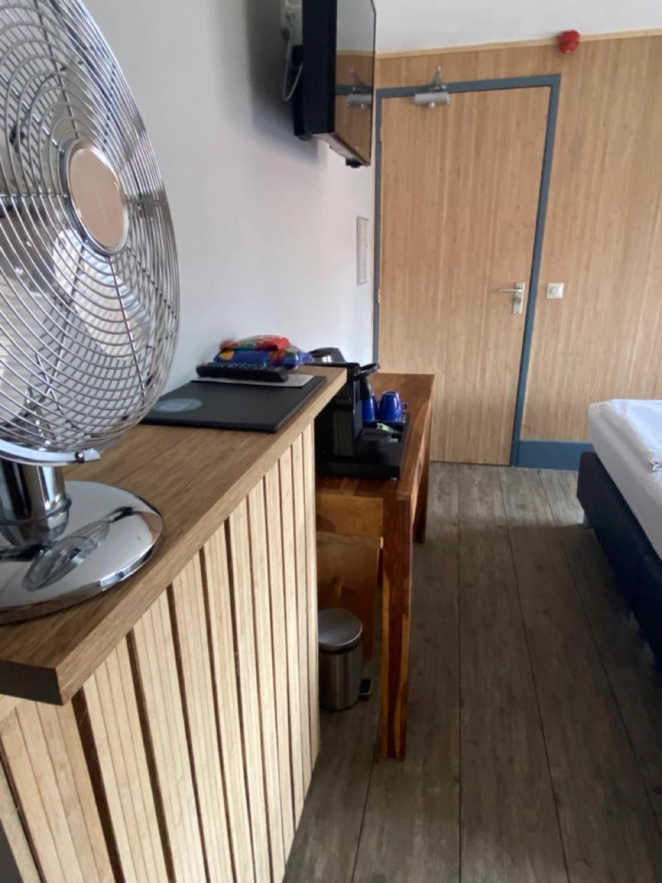 ווסט טרשחלינג Hotel Buren מראה חיצוני תמונה