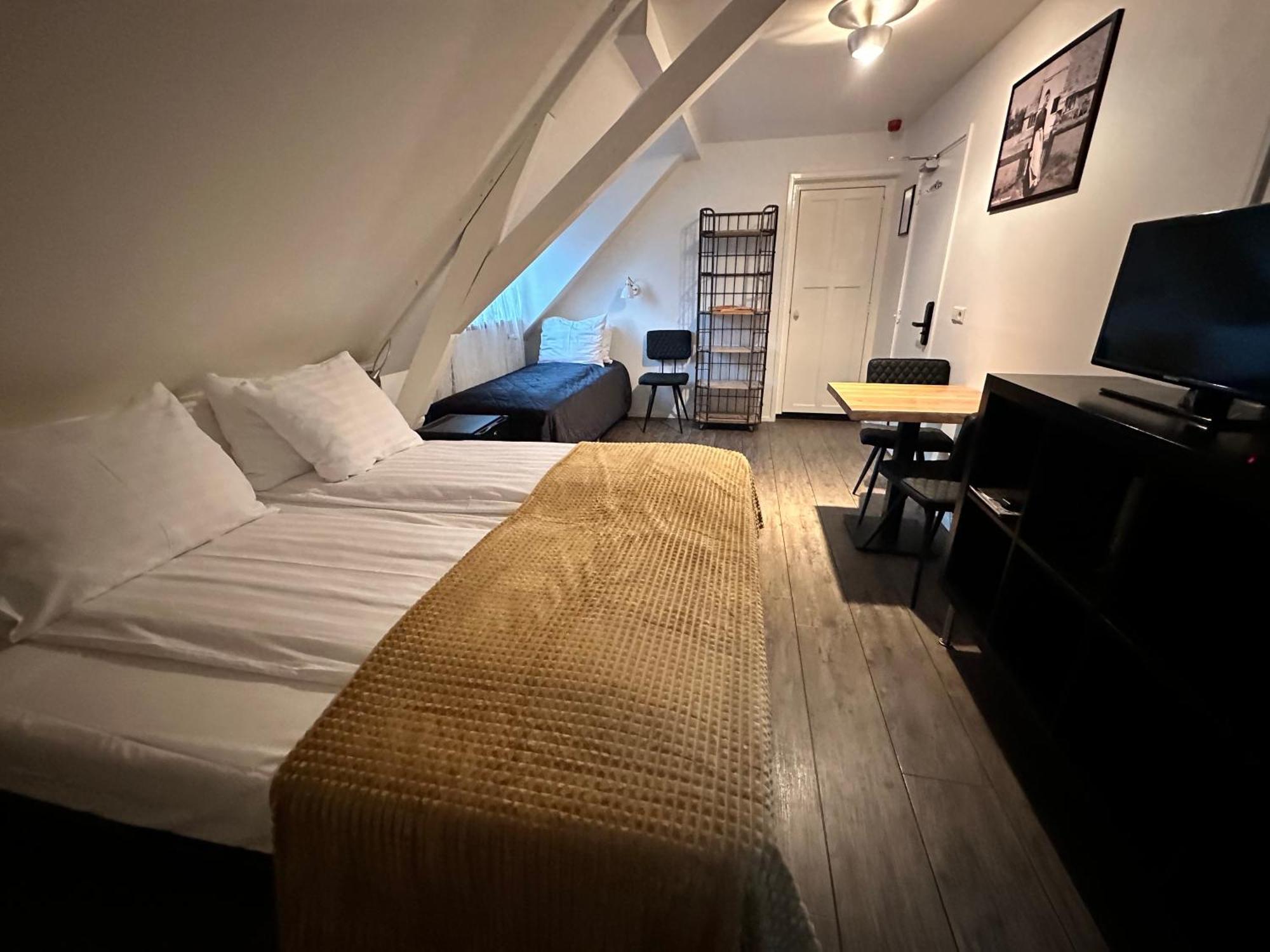 ווסט טרשחלינג Hotel Buren מראה חיצוני תמונה