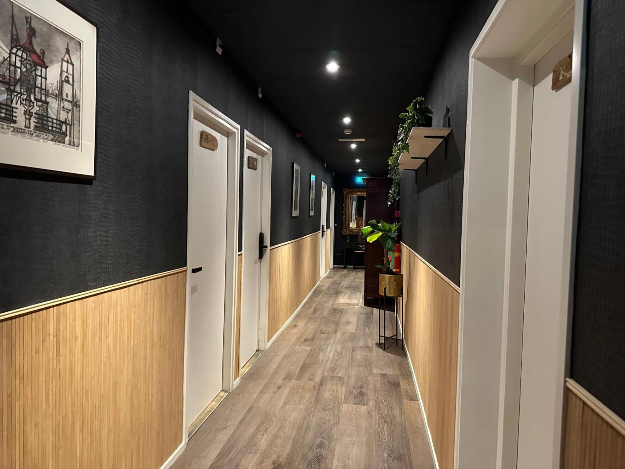 ווסט טרשחלינג Hotel Buren מראה חיצוני תמונה