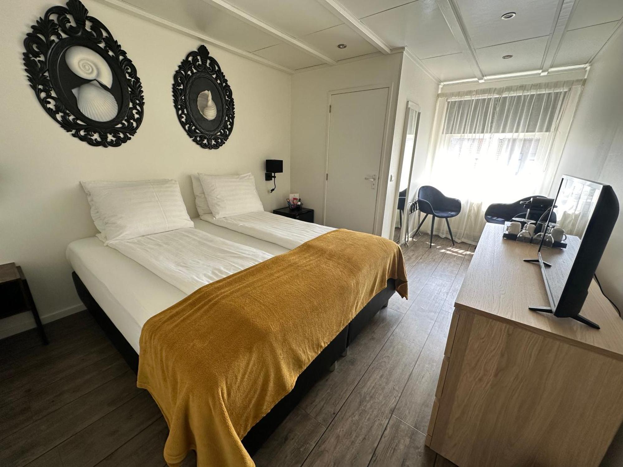ווסט טרשחלינג Hotel Buren מראה חיצוני תמונה